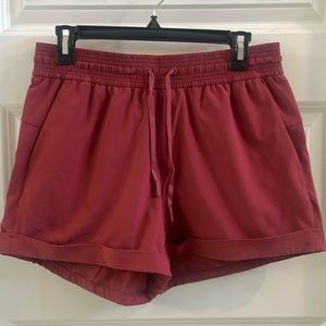Lululemon Spring Break Away Short *4-way Stretch 3"
Chianti
Size 8